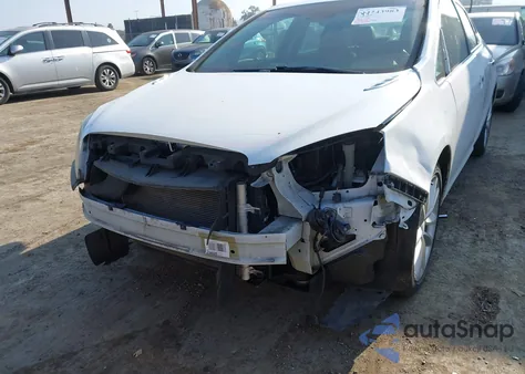 2013 Buick Verano Leather Group из США, поврежденный, VIN 1G4PS5SK8D4203135